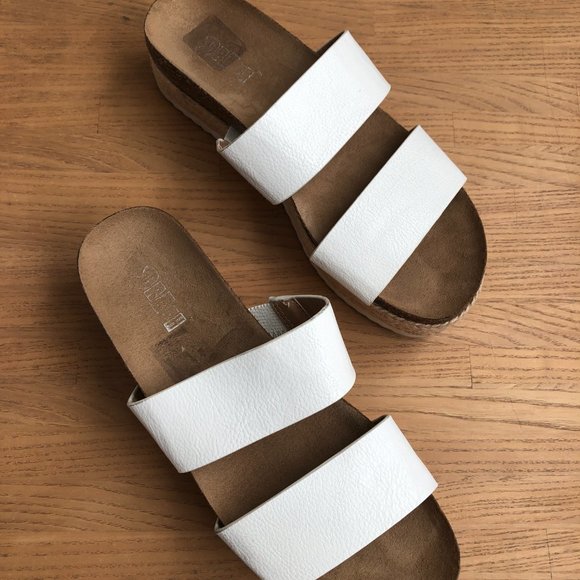 Brash Payless White Skyline Horizon Wedge Sandals Size 8 | Women's Sandals - Picture 4 of 6